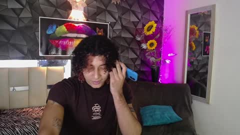 Snapshot of gael__david chatting on 12.29.24 Gael online show from 12.29.24