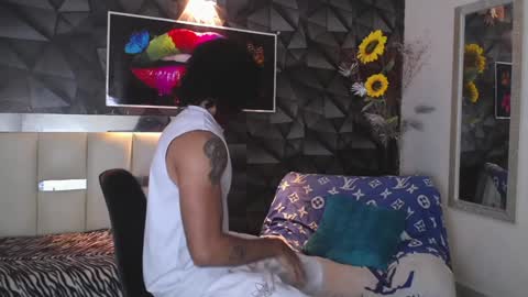 Snapshot of gael__david chatting on 01.05.25 Gael online show from 01.05.25
