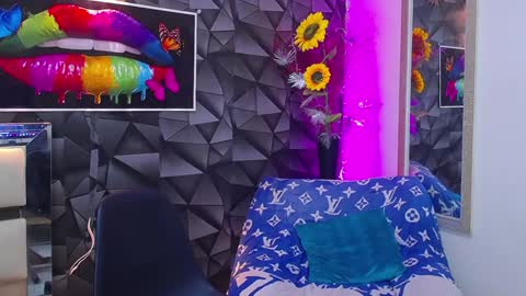 Snapshot of gael__david chatting on 01.06.25 Gael online show from 01.06.25