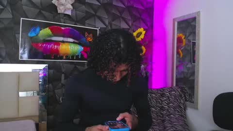 Snapshot of gael__david chatting on 01.24.25 Gael online show from 01.24.25