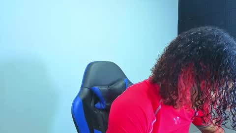 Snapshot of gael__david chatting on 09.10.25 Gael online show from 09.10.25