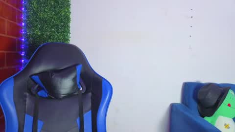 Snapshot of gael_david chatting on 06.22.26 Gael online show from 06.22.26