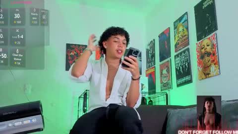 Snapshot of gaeloconner chatting on 10.04.25 Gael Conner online show from 10.04.25