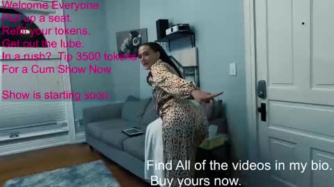 Rhi Connor   online show from 02.21.25