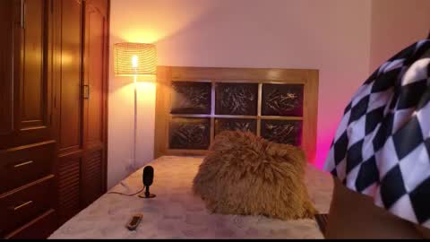 Snapshot of gaia_04 chatting on 11.01.25 gaia_04 online show from 11.01.25