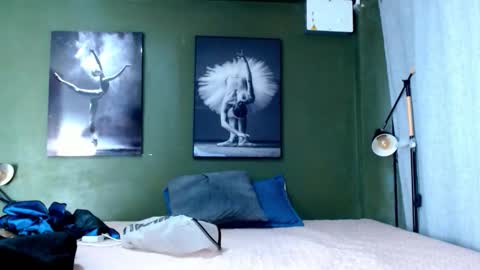 Snapshot of galactica_7 chatting on 10.10.25 galactica_7 online show from 10.10.25