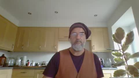 Snapshot of galacx chatting on 10.01.25 galacx online show from 10.01.25