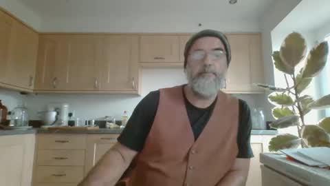 Snapshot of galacx chatting on 10.07.25 galacx online show from 10.07.25