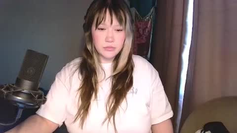 Snapshot of gamergirl01 chatting on 09.25.25 Alex brb in 2 hours online show from 09.25.25