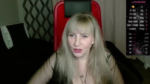 Snapshot of ganet469 chatting on 11.16.25 Janette online show from 11.16.25