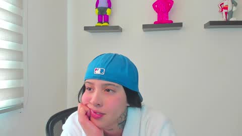 Snapshot of gangster_girl chatting on 12.06.24 GANG online show from 12.06.24