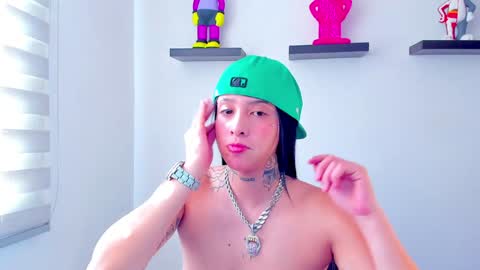 Snapshot of gangster_girl chatting on 12.21.24 GANG online show from 12.21.24