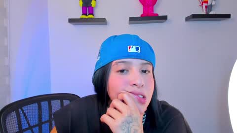 Snapshot of gangster_girl chatting on 12.21.24 GANG online show from 12.21.24