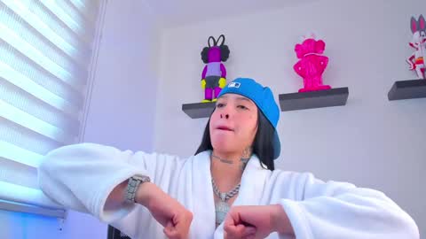 Snapshot of gangster_girl chatting on 12.27.24 GANG online show from 12.27.24