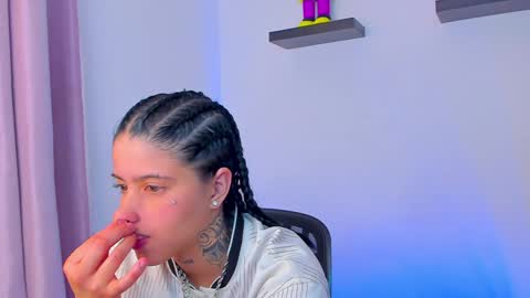 Snapshot of gangster_girl chatting on 01.19.25 GANG online show from 01.19.25