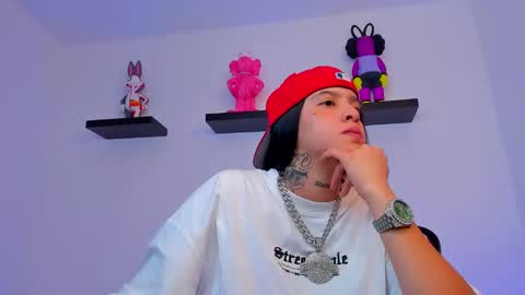 Snapshot of gangster_girl chatting on 02.10.25 GANG online show from 02.10.25