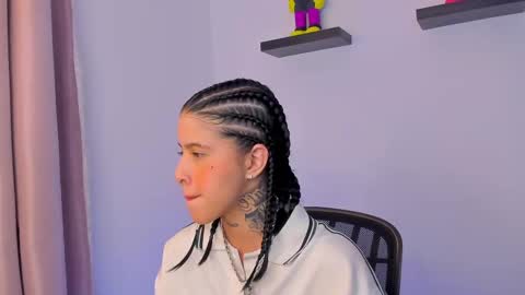 Snapshot of gangster_girl chatting on 02.11.25 GANG online show from 02.11.25