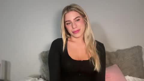 Snapshot of gardenofedennn chatting on 10.21.25  Garden Of Eden online show from 10.21.25