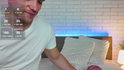 Snapshot of garettvosss chatting on 10.08.25 Gared online show from 10.08.25