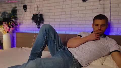 Snapshot of garettvosss chatting on 11.07.25 Gared online show from 11.07.25