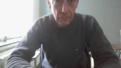 Snapshot of garou75 chatting on 11.27.25 garou75 online show from 11.27.25