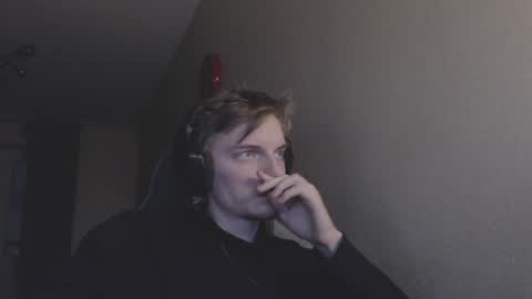 Snapshot of gasturfahe chatting on 12.18.24 gasturfahe online show from 12.18.24