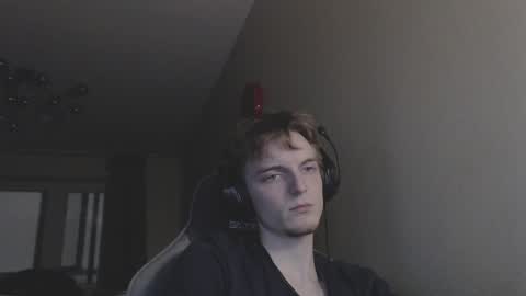 Snapshot of gasturfahe chatting on 12.19.24 gasturfahe online show from 12.19.24