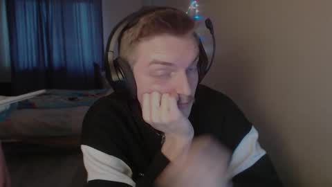 Snapshot of gasturfahe chatting on 03.10.25 gasturfahe online show from 03.10.25