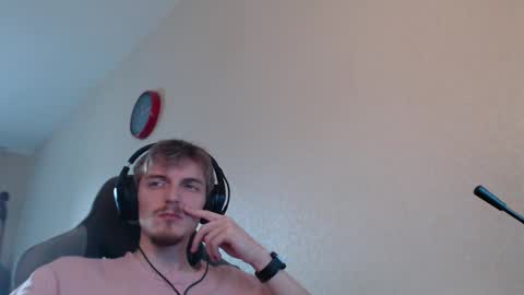 Snapshot of gasturfahe chatting on 10.10.25 gasturfahe online show from 10.10.25