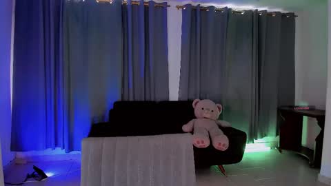 Vnecis Marn online show from 04.22.26