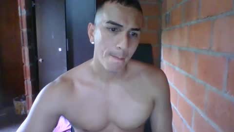 Snapshot of gattitosexy_95 chatting on 02.20.25 gattitosexy_95 online show from 02.20.25
