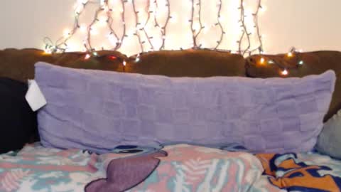 Snapshot of gdanch chatting on 11.16.25 G online show from 11.16.25