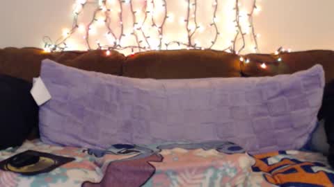 Snapshot of gdanch chatting on 11.17.25 G online show from 11.17.25