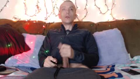 Snapshot of gdanch chatting on 11.21.25 G online show from 11.21.25