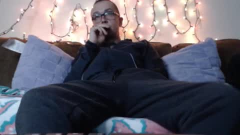 Snapshot of gdanch chatting on 11.22.25 G online show from 11.22.25