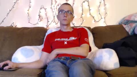 Snapshot of gdanch chatting on 11.27.25 G online show from 11.27.25