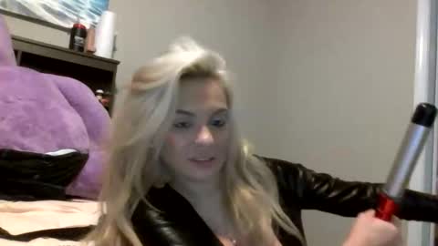 geminincapricorn96 online show from 12.14.25