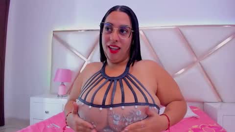 Snapshot of geminisclark chatting on 10.29.25 geminisclark online show from 10.29.25