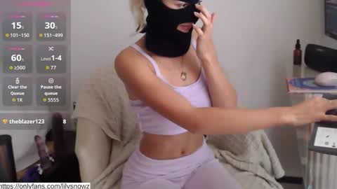 Snapshot of gemiwaterz chatting on 10.03.25 Lilith 3 online show from 10.03.25