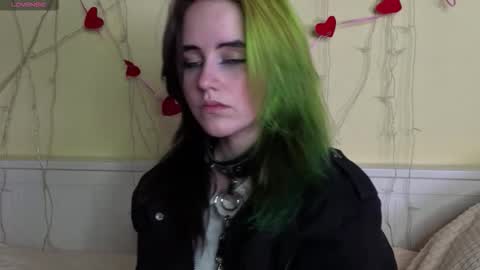 Ilona online show from 10.14.25