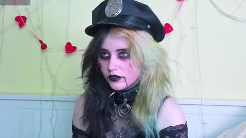 Ilona online show from 10.31.25