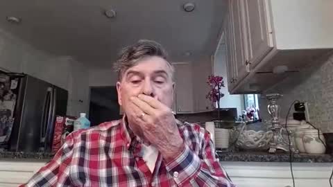 Snapshot of geneox chatting on 10.30.25 GeneOx online show from 10.30.25