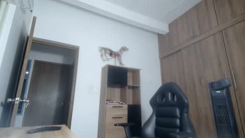 Snapshot of genesis95_ chatting on 10.18.25 genesis95_ online show from 10.18.25