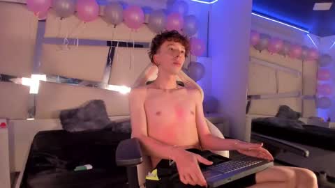 Snapshot of genesis_ask chatting on 11.08.25 Genesis online show from 11.08.25