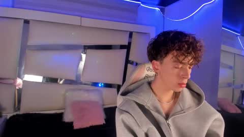 Snapshot of genesis_ask chatting on 11.28.25 Genesis online show from 11.28.25