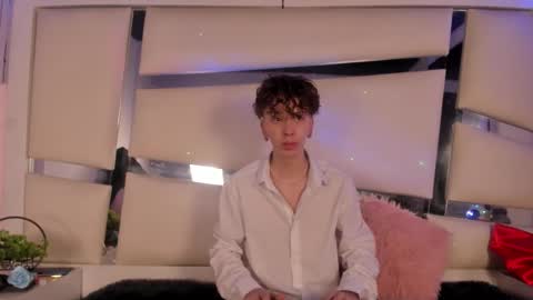 Snapshot of genesis_ask chatting on 12.05.25 Genesis online show from 12.05.25