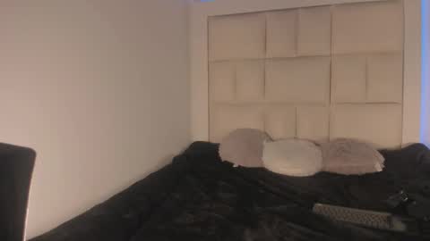 Snapshot of genesis_ask chatting on 12.19.25 Genesis online show from 12.19.25