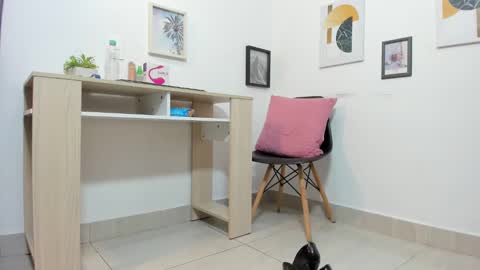 Snapshot of genesis_torres chatting on 10.25.25 Genesis online show from 10.25.25