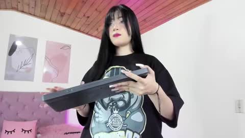 Snapshot of gennesis_love chatting on 03.11.25 Sofia online show from 03.11.25