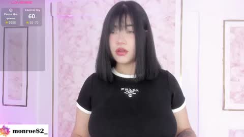 Snapshot of gennesis_love chatting on 06.14.26 Sofia online show from 06.14.26